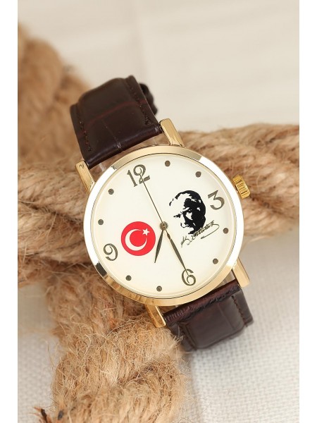 Kahverengi Deri Kordonlu Gold Renk Metal Kasa Atatürk Portreli ve Bayraklı Erkek Saat Kahverengi Deri Kordonlu Gold Renk Metal Kasa Atatürk Portreli ve Bayraklı Erkek Saat